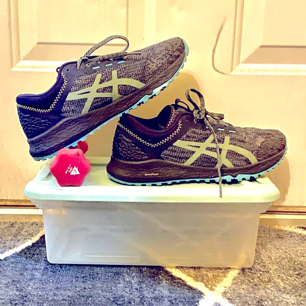 ASICS sneaker